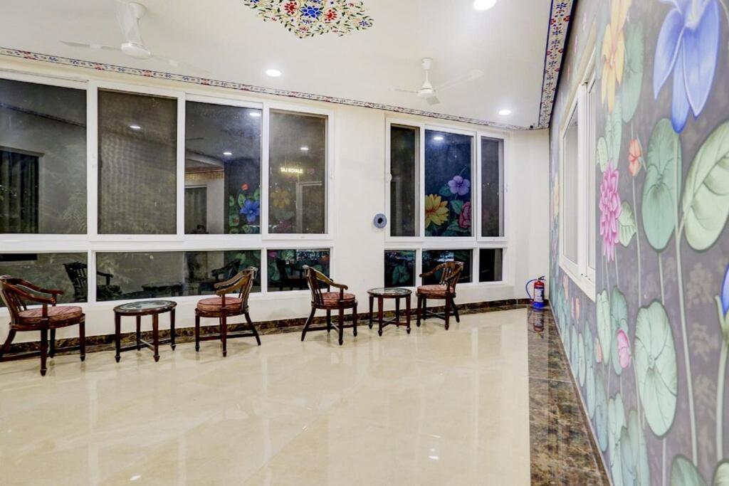 The Royal Ville Agra - Family & Corporate Hotel Εξωτερικό φωτογραφία